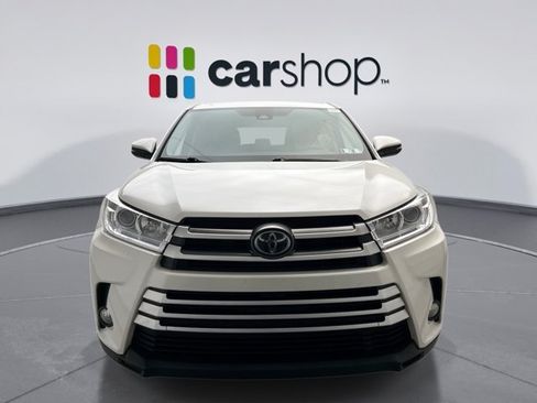 Used 2017 Toyota Highlander Plus AWD/4WD image 8