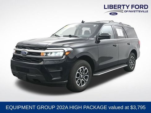 Used 2023 Ford Expedition XLT image 1