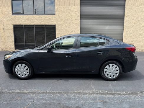 Used 2016 MAZDA MAZDA3 i Sport FWD image 2