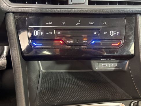 Used 2025 Volkswagen Jetta S image 16