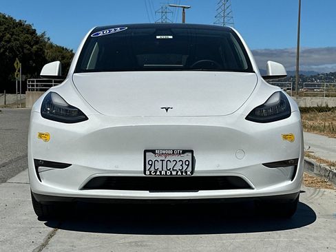 Used 2022 Tesla Model Y Long Range AWD/4WD image 9