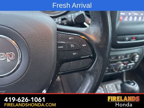 Used 2020 Jeep Cherokee Latitude Plus image 20