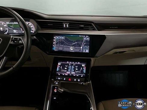 Used 2024 Audi Q8 e-tron Premium image 13