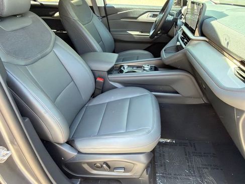 New 2026 Ford Explorer Active w/ Active Comfort Package image 13