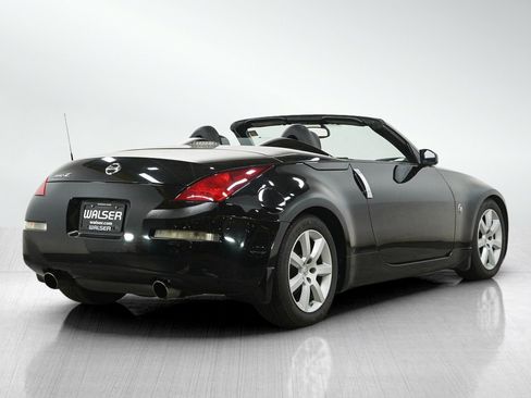 Used 2005 Nissan 350Z Touring RWD image 5