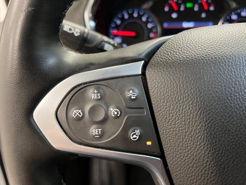 Used 2023 Chevrolet Traverse LT FWD image 32