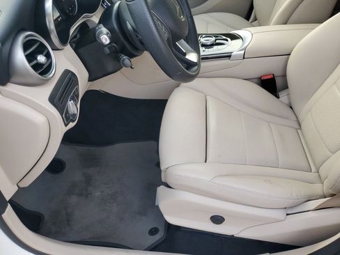 Used 2019 Mercedes-Benz GLC 300 image 31