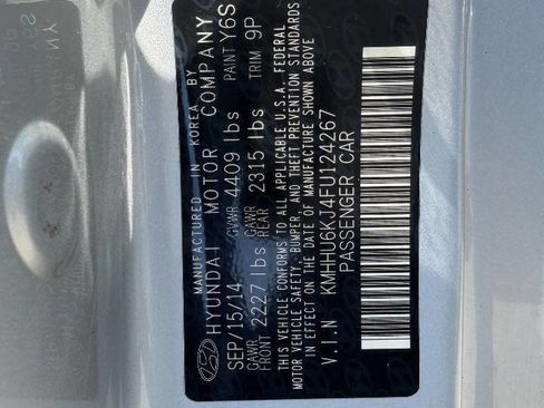 Used 2015 Hyundai Genesis 3.8 RWD image 11
