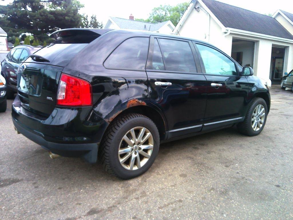 Used 2011 Ford Edge SEL w/ 202A Rapid Spec Order Code FWD image 4