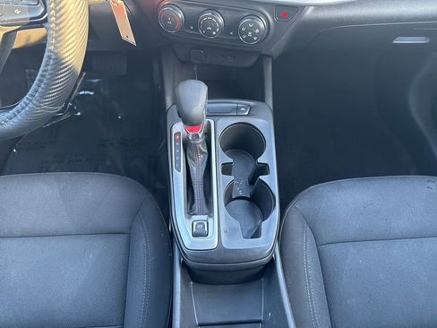 Used 2025 Chevrolet Trax RS image 29