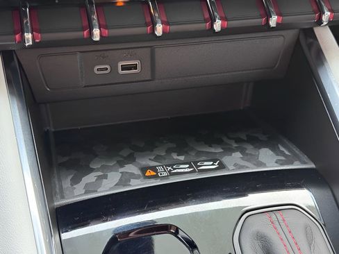 Used 2024 GMC Canyon AT4X image 18