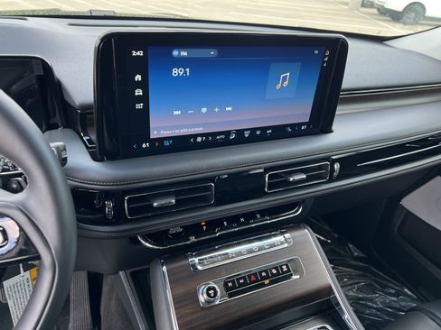 New 2025 Lincoln Aviator Reserve w/ Equipment Group 201A image 18