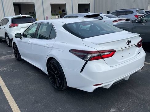 Used 2021 Toyota Camry SE FWD image 2