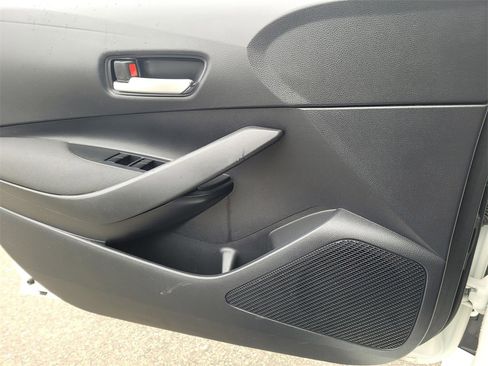Used 2021 Toyota Corolla LE image 15