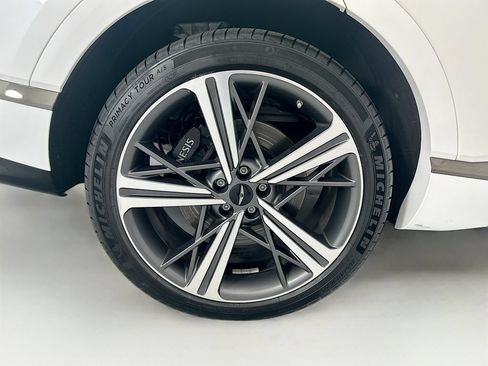Used 2025 Genesis GV80 3.5T e-SC AWD/4WD image 32
