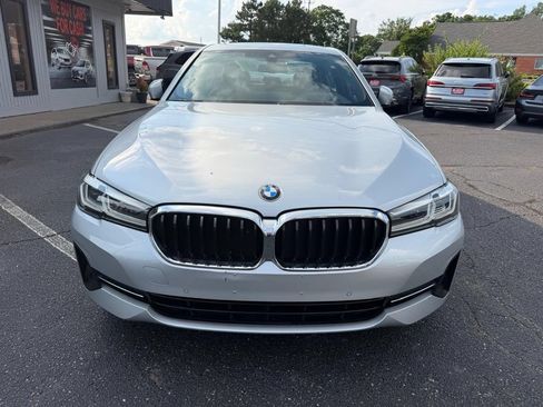 Used 2021 BMW 530i xDrive w/ Premium Package AWD/4WD image 3