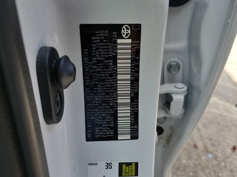 Used 2024 Toyota Corolla LE FWD image 30