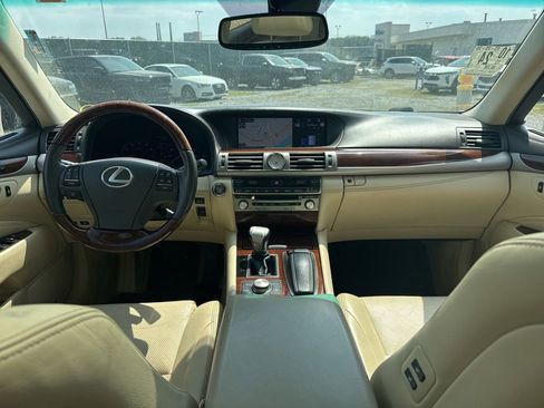 Used 2015 Lexus LS 460 w/ Comfort Package image 14
