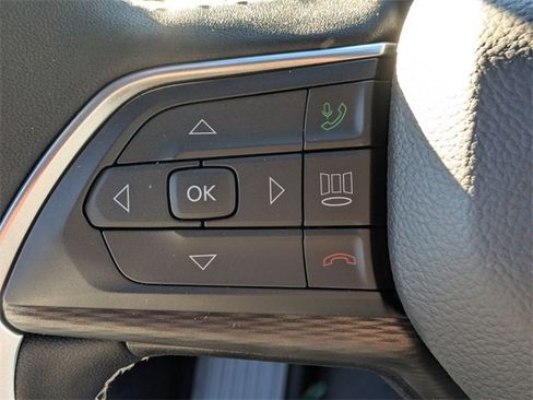 New 2025 Jeep Grand Cherokee L Laredo image 15