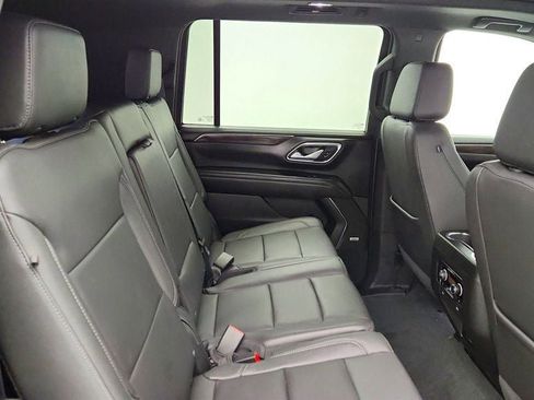 Used 2023 Chevrolet Suburban Z71 w/ Off-Road Capability Package image 25