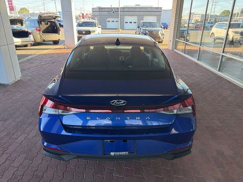 Used 2023 Hyundai Elantra SEL w/ Convenience Package FWD image 9