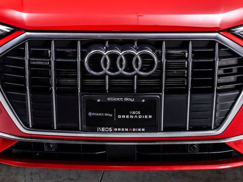 Used 2022 Audi Q3 2.0T Premium AWD/4WD image 9