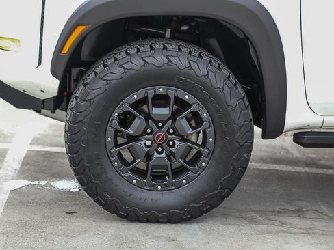 Used 2022 Nissan Frontier PRO-4X w/ Pro-4X Premium Package AWD/4WD image 10