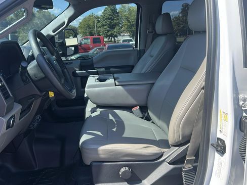Used 2017 Ford F250 XL w/ Power Equipment Group AWD/4WD image 11