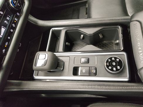 Used 2022 Nissan Pathfinder SL w/ SL Premium Package image 26