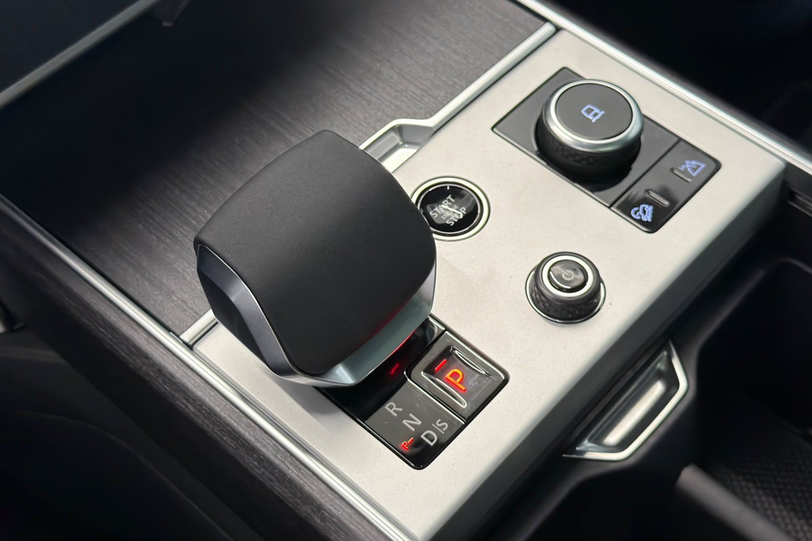 New 2027 Land Rover Range Rover SE AWD/4WD image 15