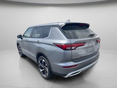 Used 2024 Mitsubishi Outlander SE image 17