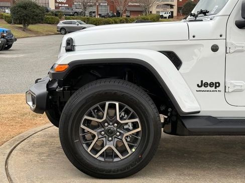 New 2026 Jeep Wrangler Unlimited Sahara AWD/4WD image 12