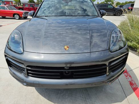 Used 2022 Porsche Cayenne Coupe AWD/4WD image 33