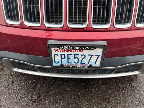 Used 2014 Jeep Grand Cherokee Limited w/ Luxury Group II image 16