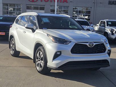 Used 2022 Toyota Highlander XLE