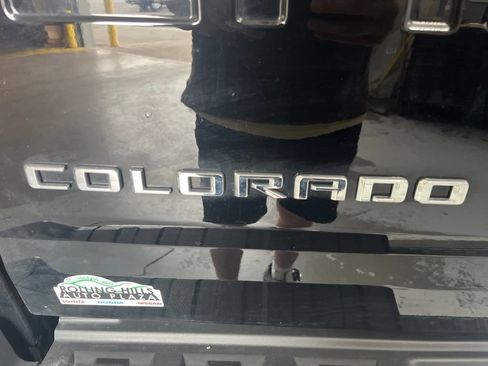 Used 2022 Chevrolet Colorado LT AWD/4WD image 46