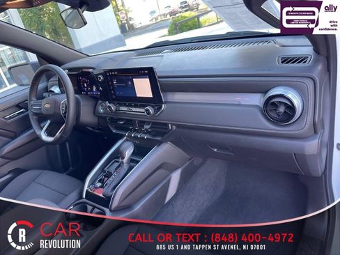 Used 2024 Chevrolet Colorado LT RWD image 42