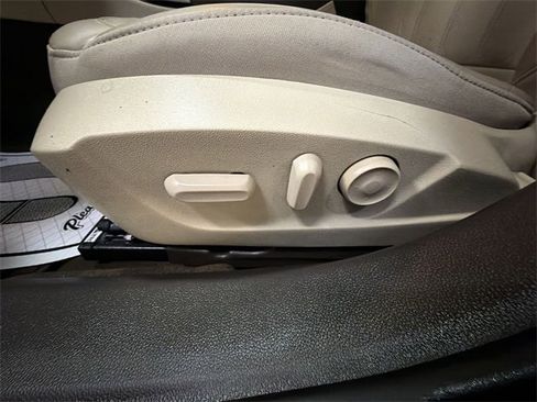 Used 2013 Buick Regal Premium image 12