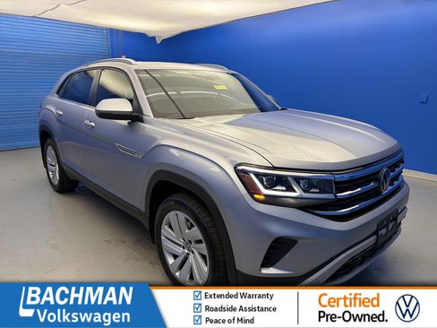 Certified 2022 Volkswagen Atlas Cross Sport SE w/ Panoramic Sunroof Package FWD image 1