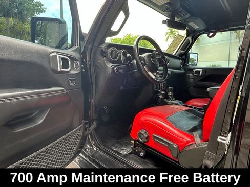 Used 2018 Jeep Wrangler Unlimited Sahara AWD/4WD image 14