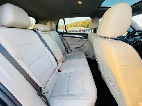 Used 2017 Volkswagen Golf Wolfsburg Edition image 21