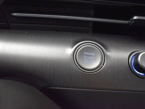 Used 2024 Hyundai Kona SEL FWD image 32
