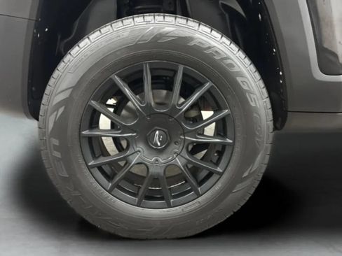 Used 2017 Jeep Renegade Latitude AWD/4WD image 31