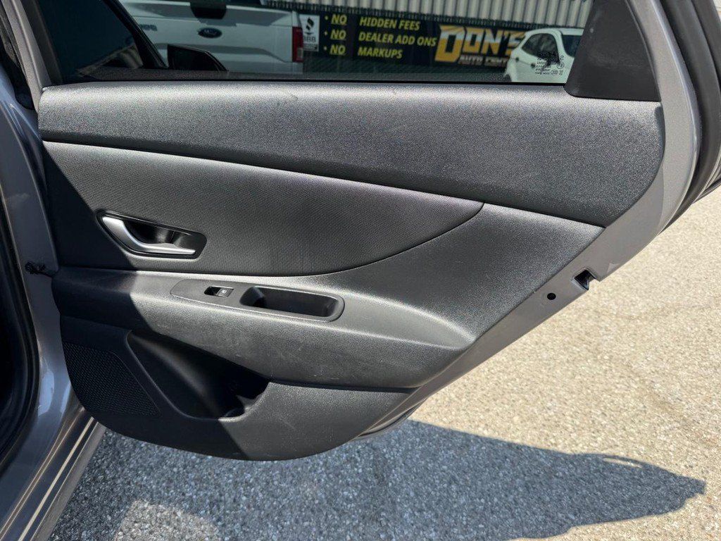Used 2023 Hyundai Elantra SEL w/ Convenience Package FWD image 37