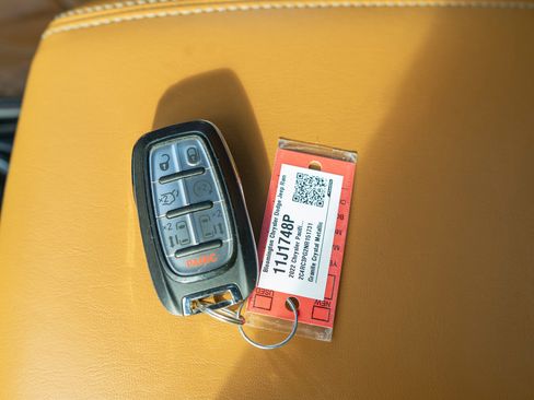 Used 2022 Chrysler Pacifica Pinnacle image 33