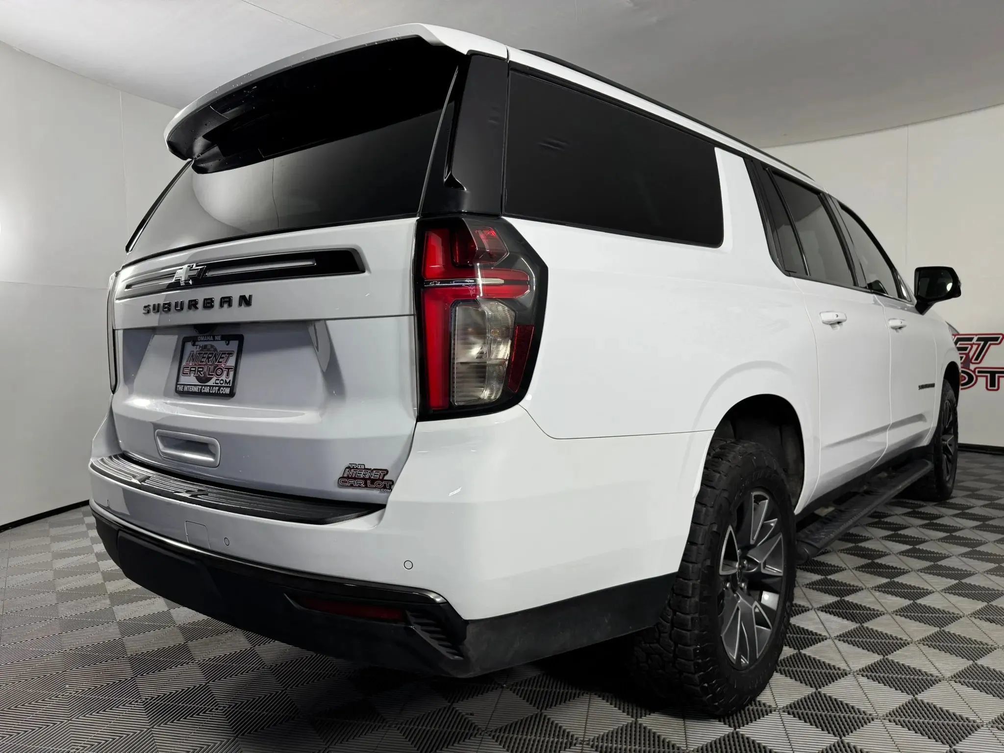 Used 2022 Chevrolet Suburban Z71 w/ Luxury Package AWD/4WD image 28