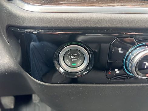 Used 2024 GMC Sierra 1500 Elevation image 29