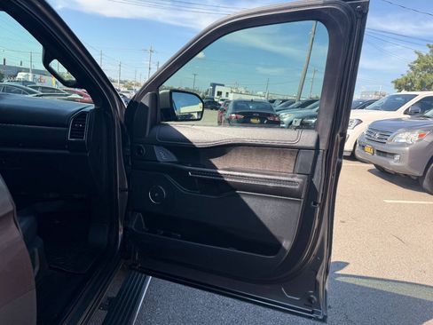Used 2019 Ford Expedition Max Limited RWD image 39