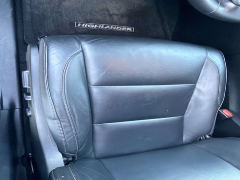Used 2018 Toyota Highlander XLE FWD image 11