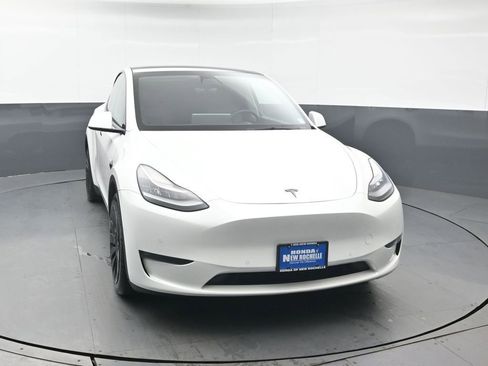Used 2021 Tesla Model Y Long Range image 9